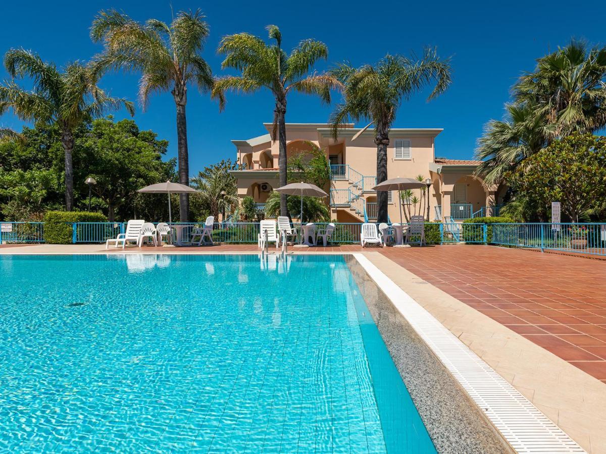 Mare Azzurro Aparthotel Cardedu Exteriör bild