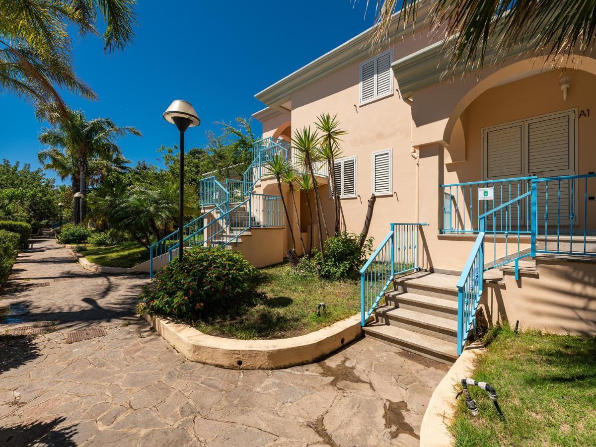 Mare Azzurro Aparthotel Cardedu Exteriör bild