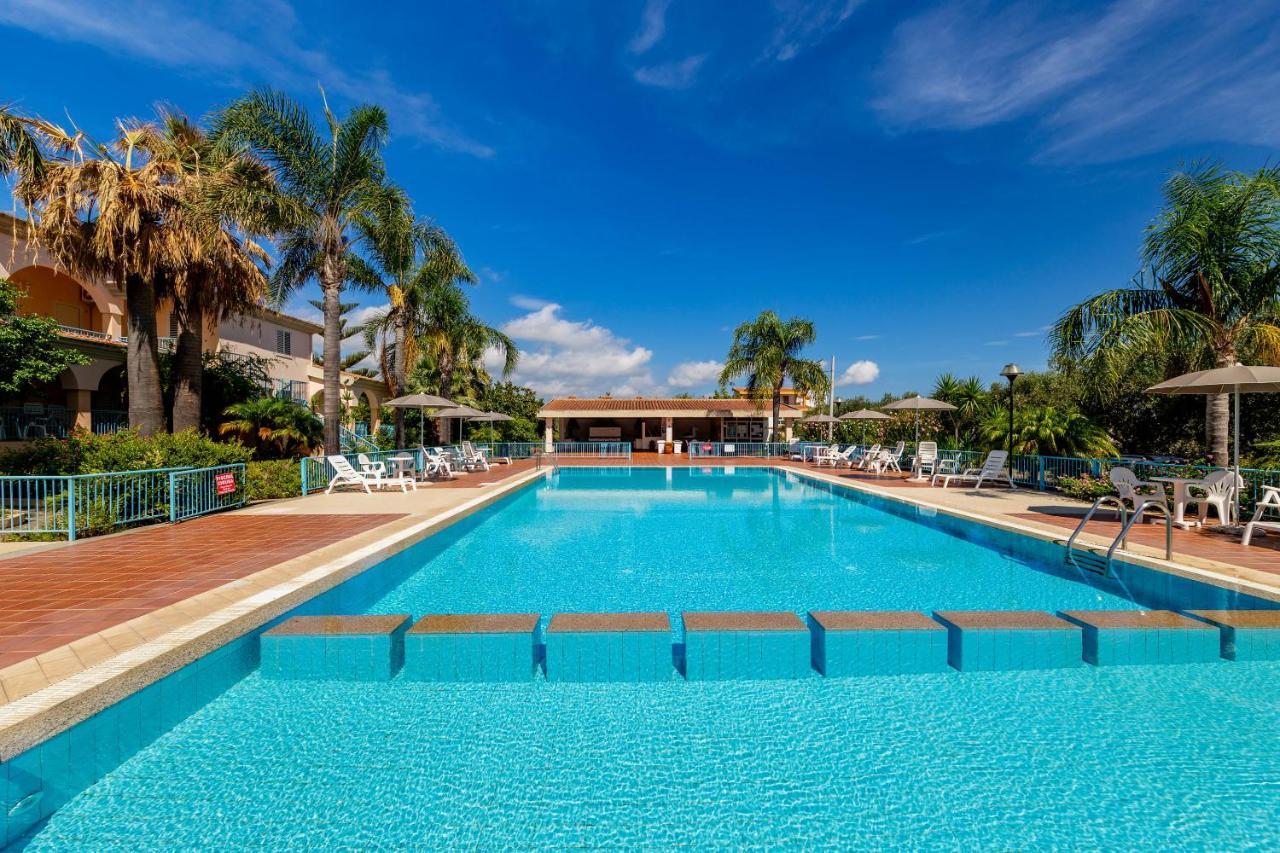 Mare Azzurro Aparthotel Cardedu Exteriör bild